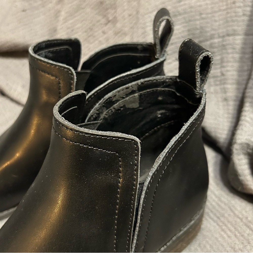 Dolce Vita Black Leather Ankle Booties - Picture 4 of 5